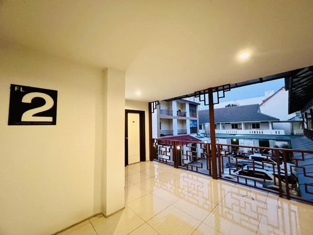 Inn Kham Apartment Csiangmaj Kültér fotó