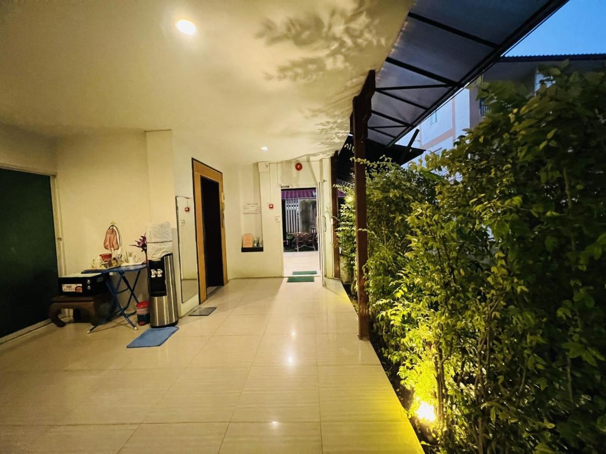 Inn Kham Apartment Csiangmaj Kültér fotó
