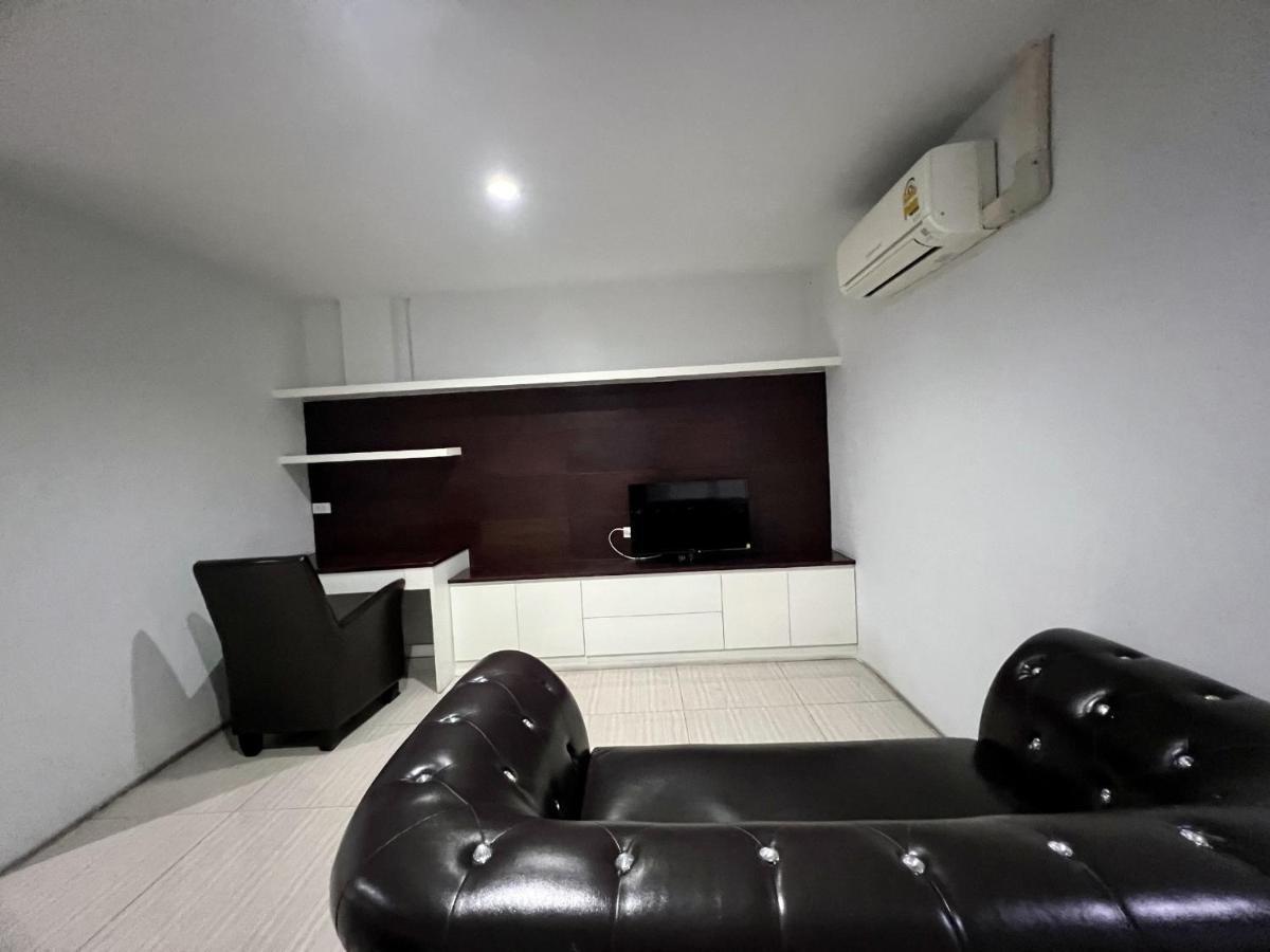 Inn Kham Apartment Csiangmaj Kültér fotó